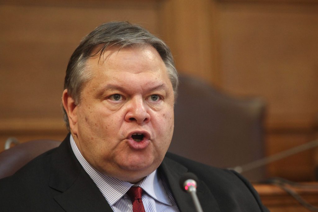 ΠΑΣΟΚ: Ο Κάμερον να πάρει πίσω ότι θα κλείσει τα σύνορα για τους Έλληνες