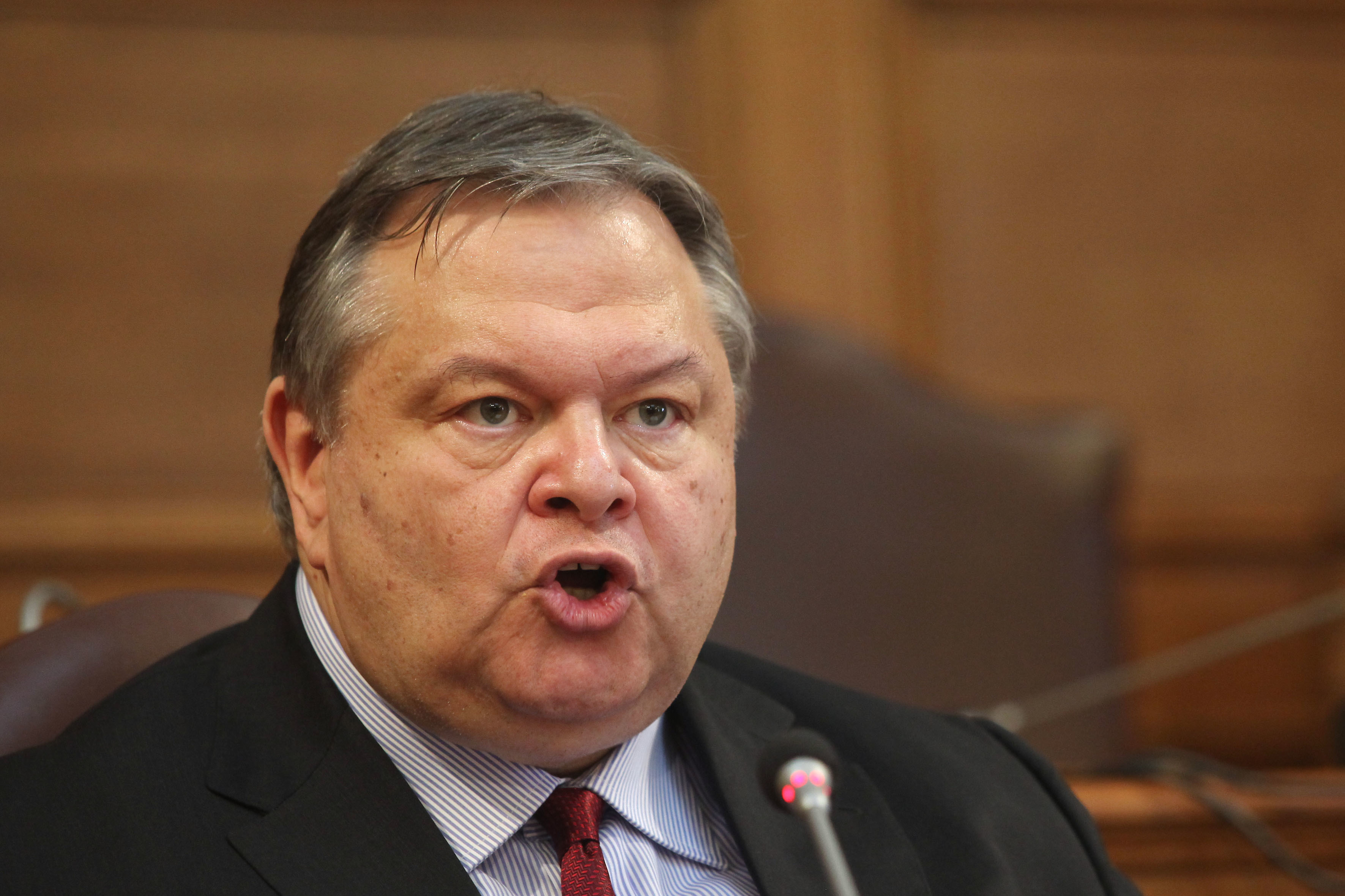 ΠΑΣΟΚ: Ο Κάμερον να πάρει πίσω ότι θα κλείσει τα σύνορα για τους Έλληνες