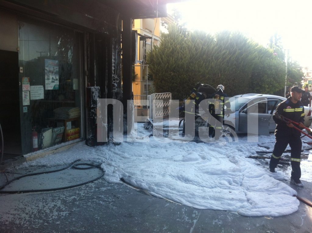 Φωτιά σε βενζινάδικο – Από θαύμα δεν έγινε έκρηξη – ΦΩΤΟ NEWSIT