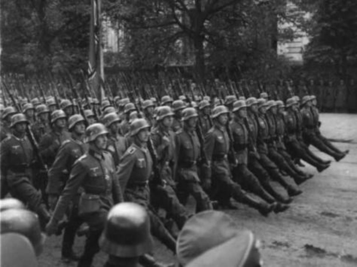 Οι νοσταλγοί της Βέρμαχτ που κατέστρεψε την Ελλάδα, δεν έχουν θέση στις ΕΔ
