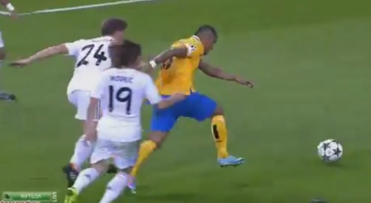 Τραγική “βουτιά” για πέναλτι στο Ρεάλ – Γιουβέντους (VIDEO)