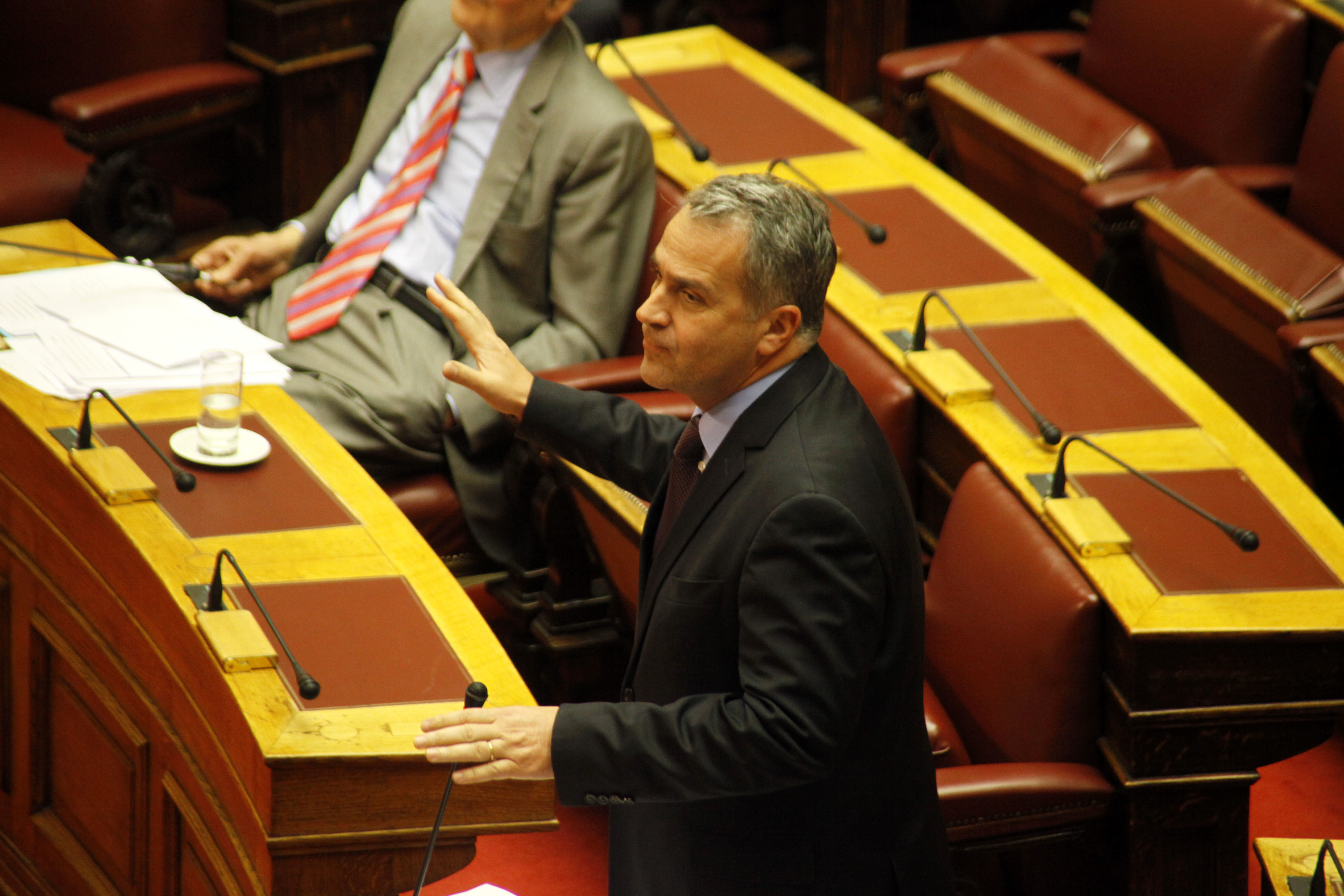 Υπέρ της άρσης της μονιμότητας στο δημόσιο ο Βορίδης