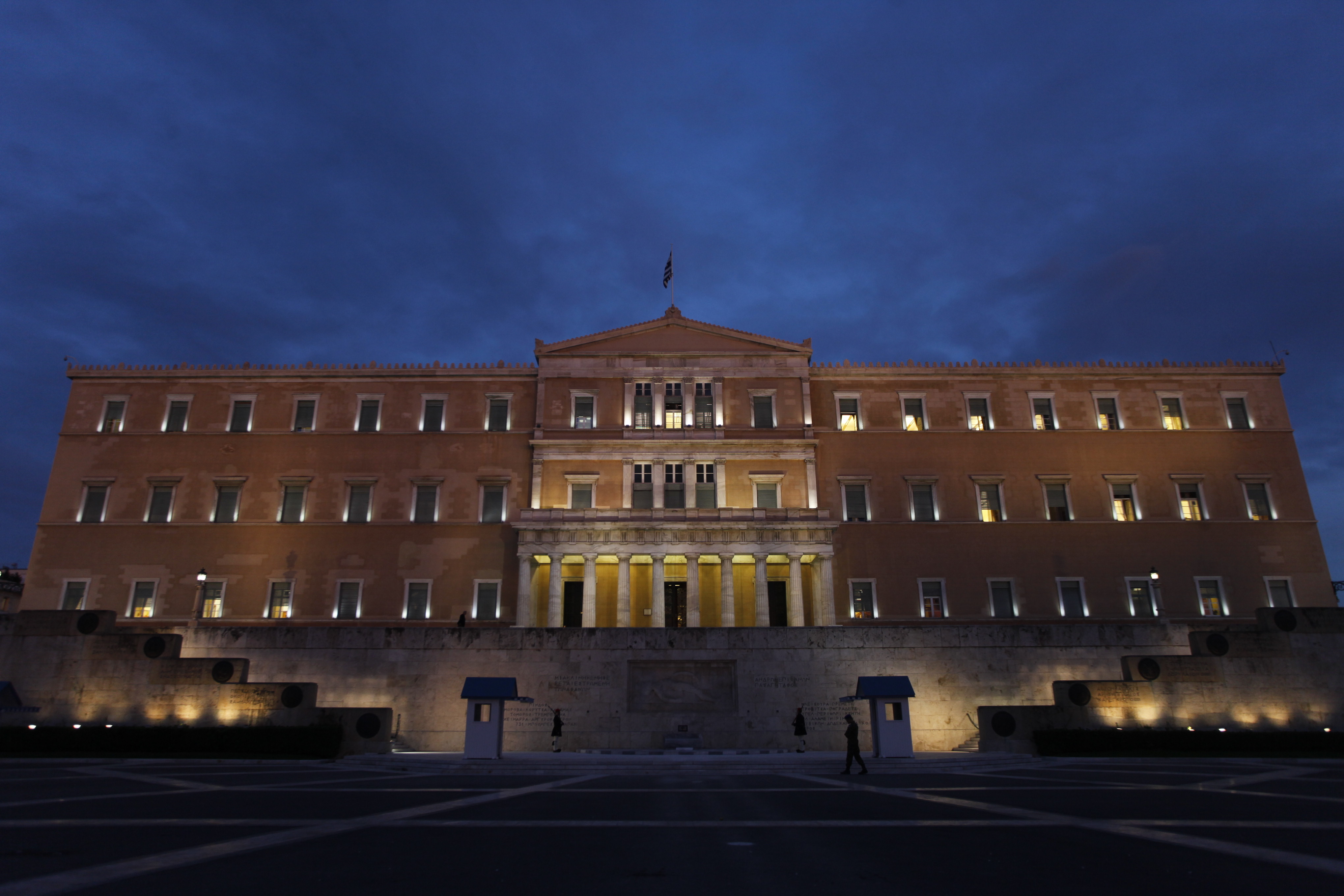 Απίστευτο! Βουλευτικές συντάξεις “μαϊμού”