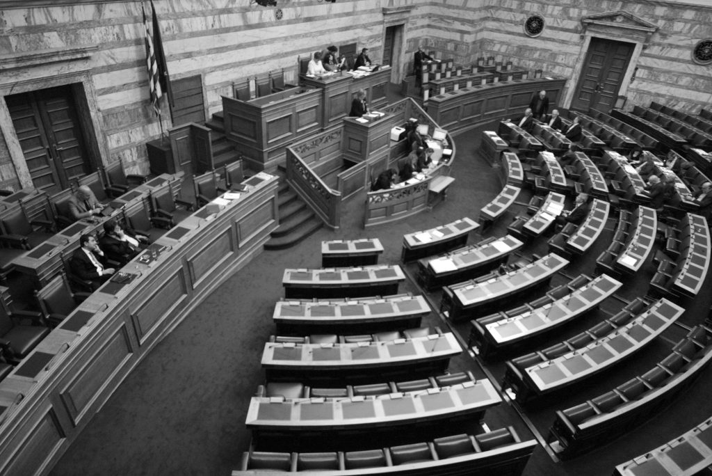 Βγάζει Πρόεδρο της Δημοκρατίας η σημερινή ψηφοφορία στη Βουλή για τον προϋπολογισμό;  – Όλα τα σενάρια