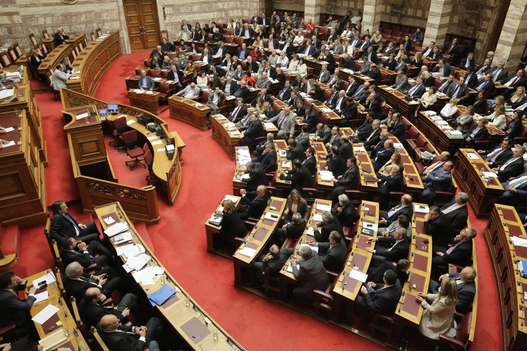 Τρεις κάλπες στη Βουλή θέλει η κυβέρνηση για τη λίστα Λαγκάρντ