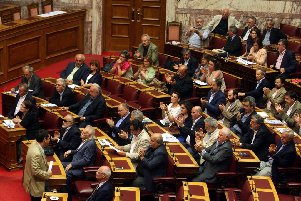 Πόσοι νέοι υπάλληλοι διορίστηκαν σε υπουργικά γραφεία, μετά τον ανασχηματισμό