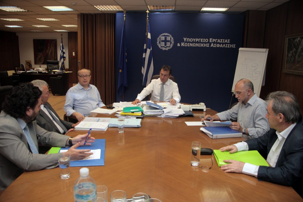 Βρούτσης: Θα καταβληθούν τα δεδουλευμένα στους εργαζόμενους συνδικαλιστές