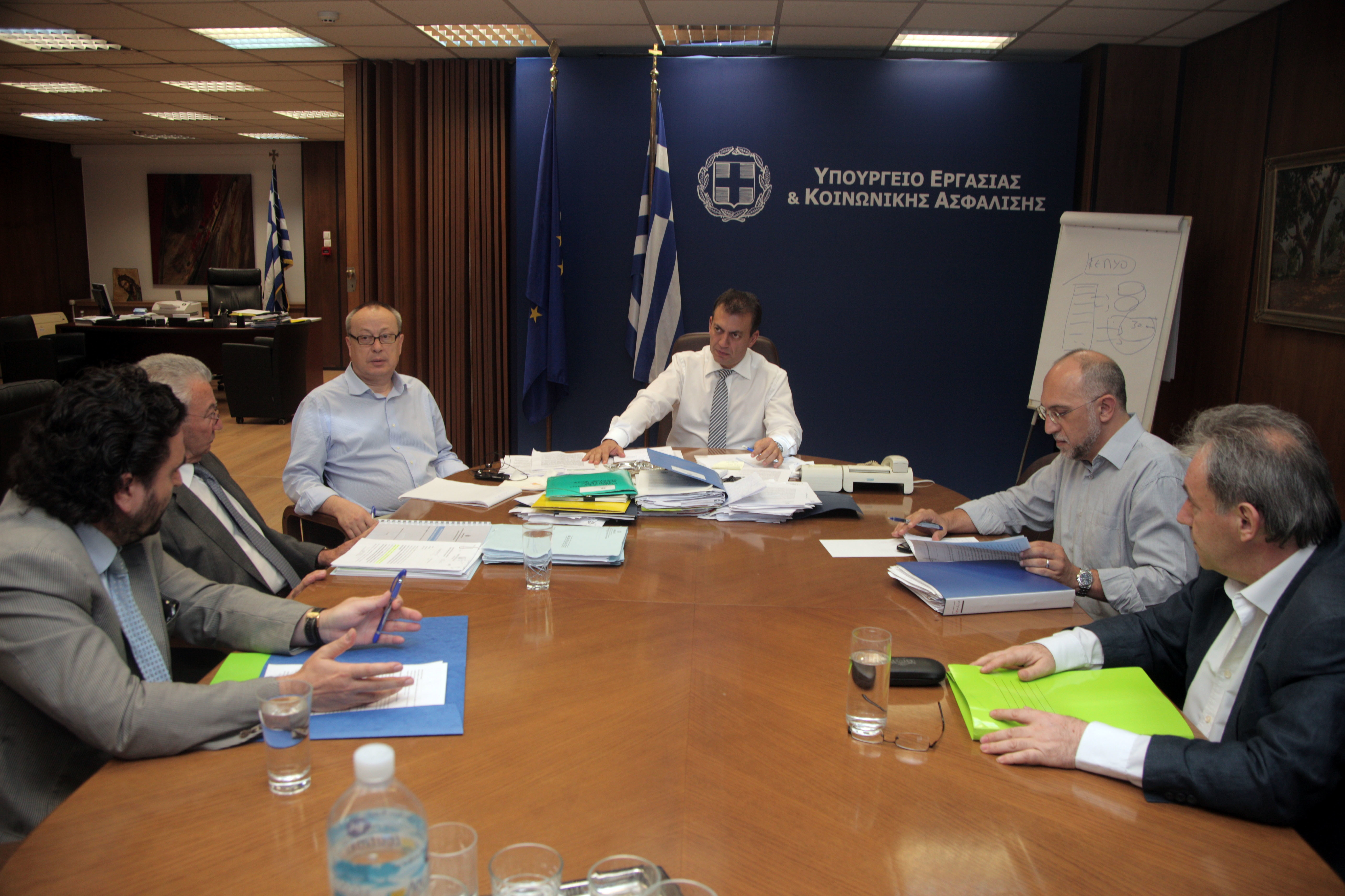 Βρούτσης: Θα καταβληθούν τα δεδουλευμένα στους εργαζόμενους συνδικαλιστές