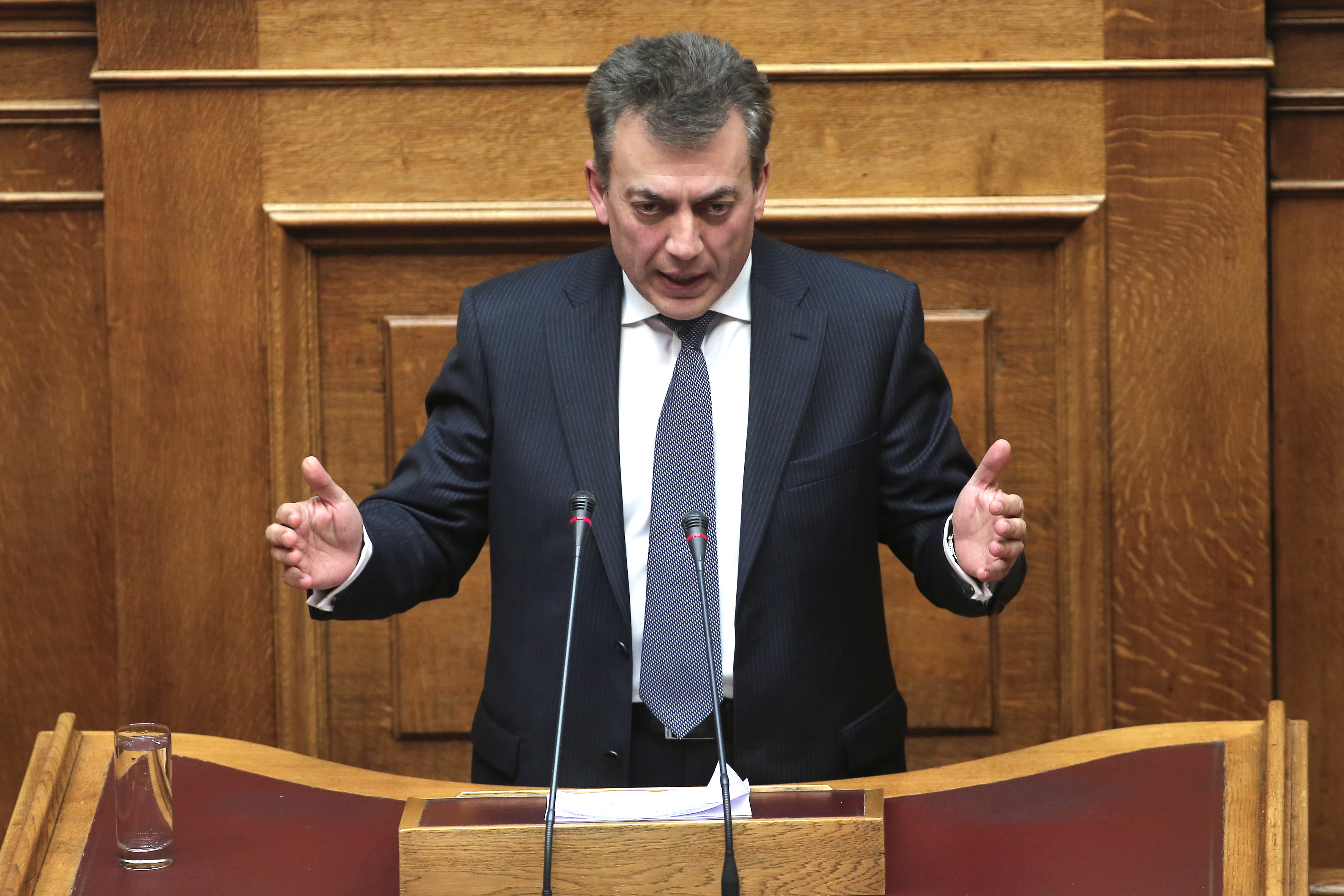 Βρούτσης: Τελευταία ευκαιρία για ρύθμιση χρεών προς τα Ταμεία και την εφορία