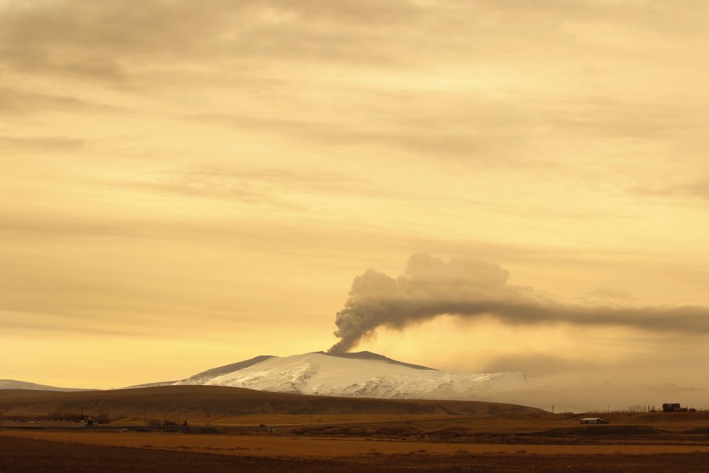 Ισλανδία: Μειώθηκαν οι εκρήξεις του ηφαιστείου