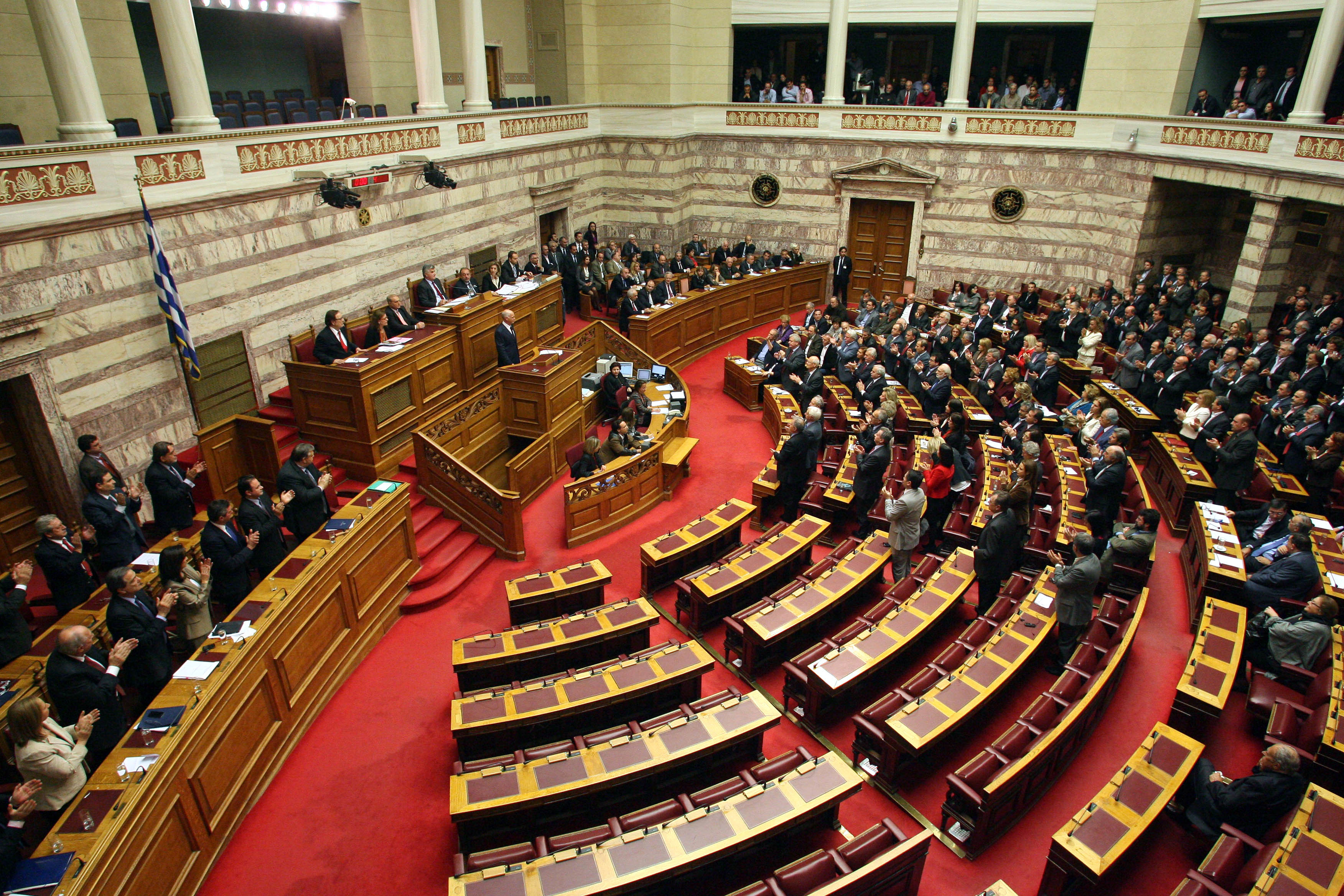 Έρχεται νέο κόμμα από στελέχη του ΠΑΣΟΚ και της ΝΔ;