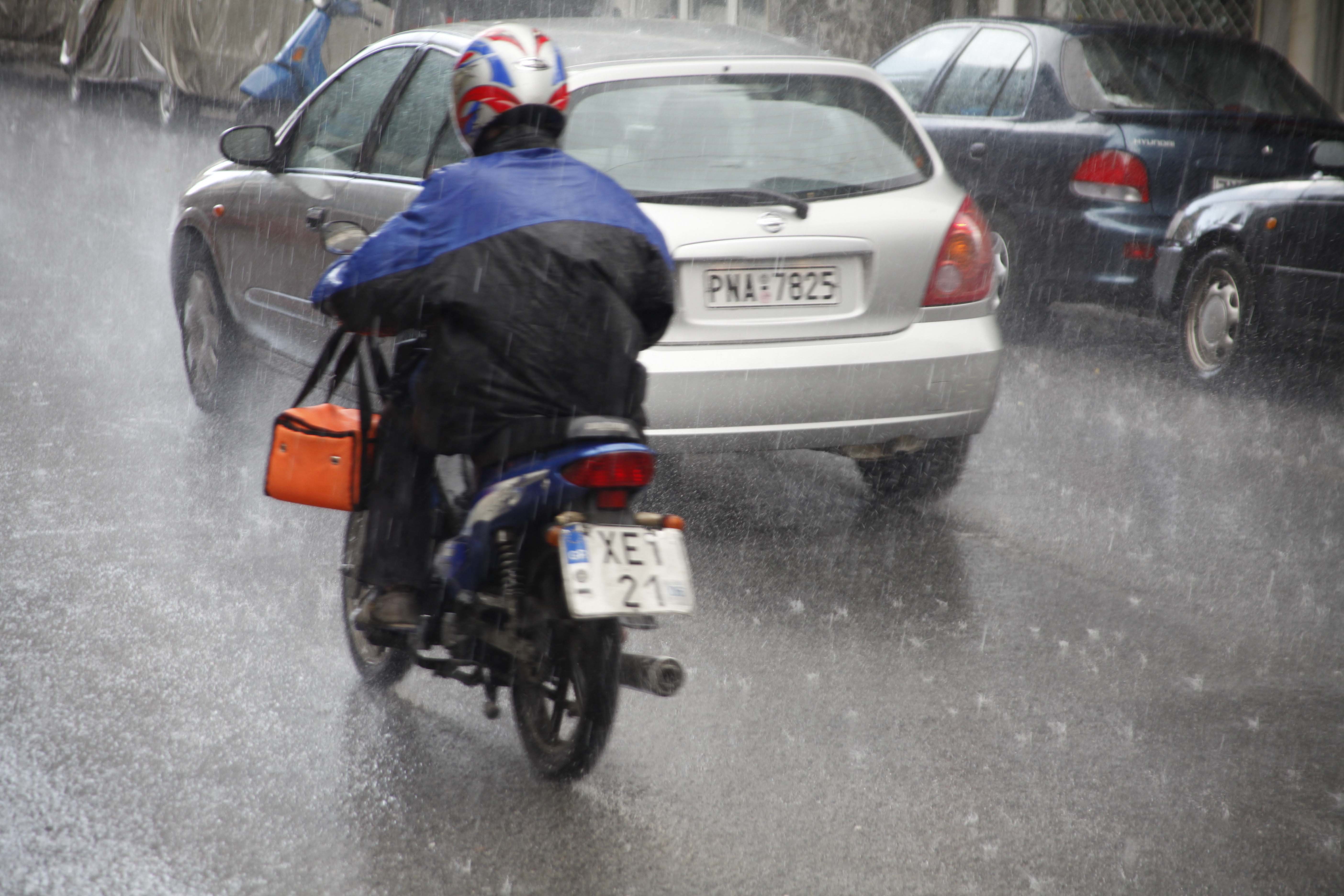 Έρχονται καταιγίδες από το βράδυ