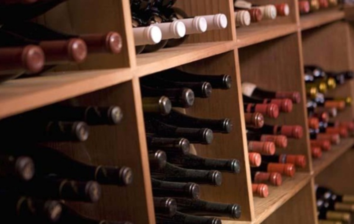 Στο “σφυρί” πανάκριβα κρασιά απο το Μέγαρο των Ηλυσίων
