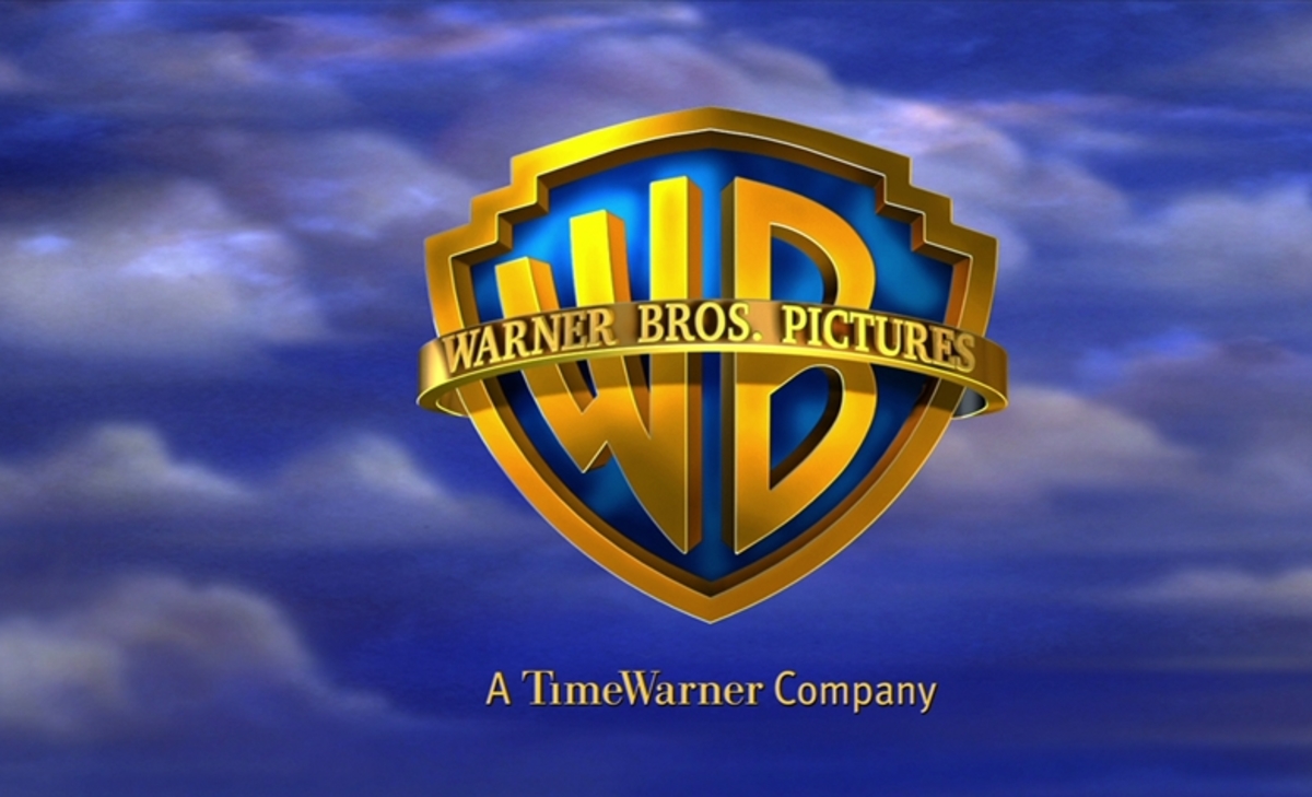 Η Warner Bros αποσύρει τρέιλερ ταινίας μετά το μακελειό