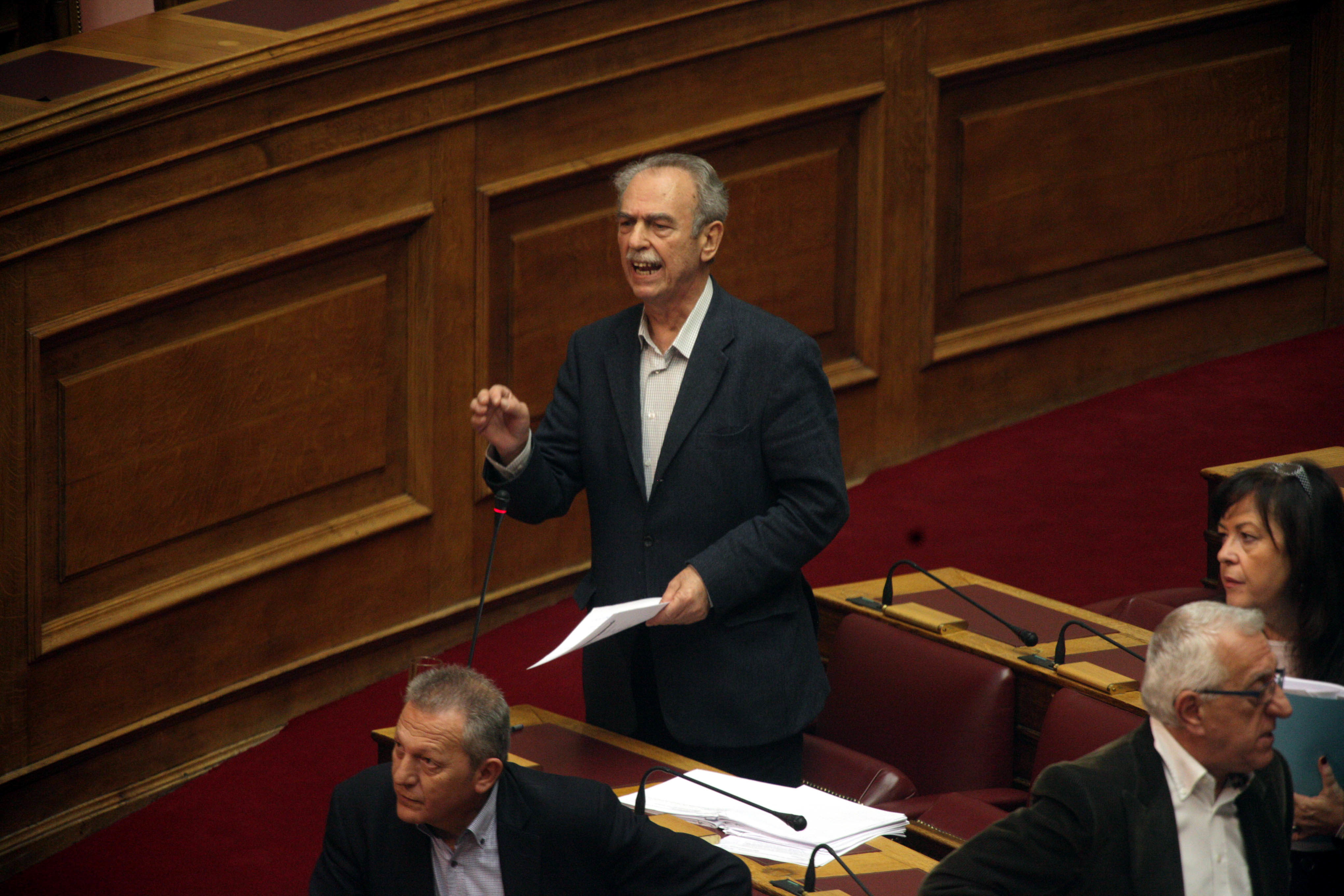 KKE: Επιβεβαιώθηκαν οι στενές σχέσεις της ΧΑ με τον κρατικό μηχανισμό