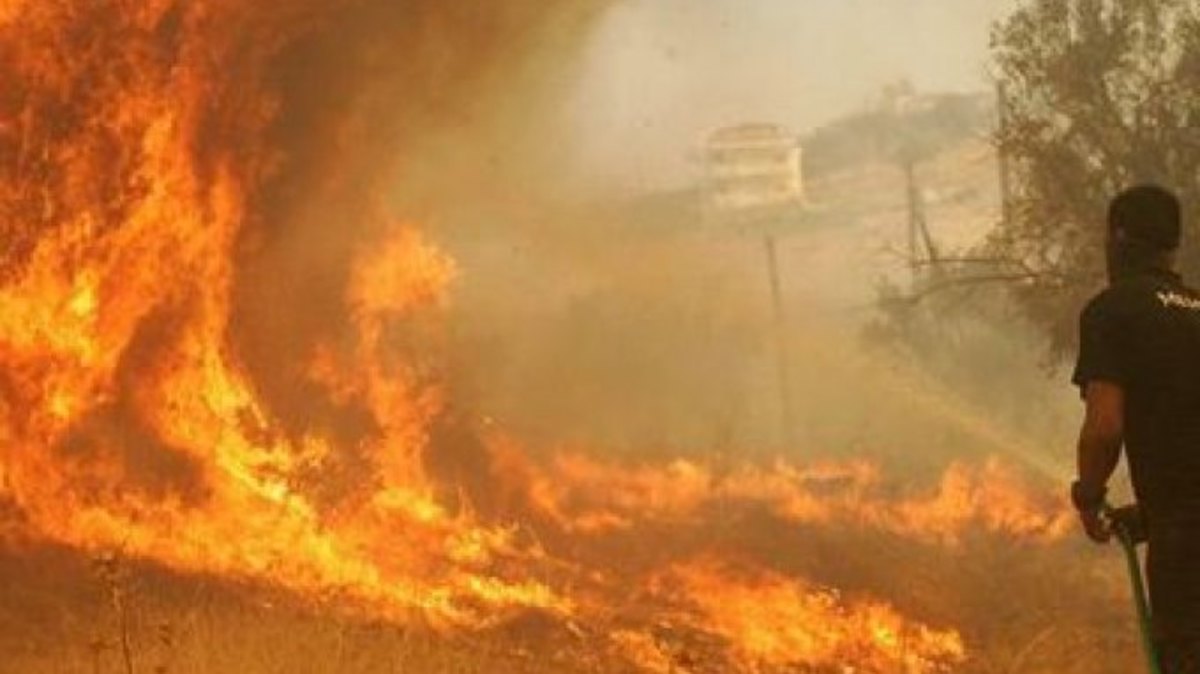 Χανιά: Μεγάλη φωτιά κοντά σε σπίτια!