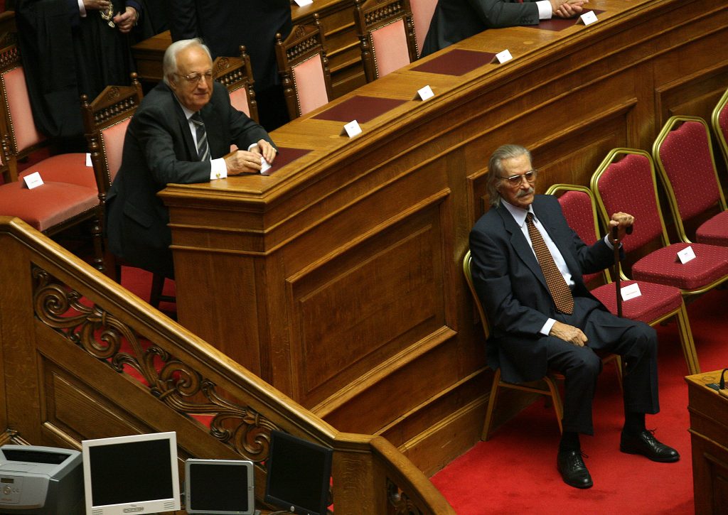 Με τιμές εν ενεργεία υπουργού θα ταφεί την Τρίτη ο Γ. Χαραλαμπόπουλος