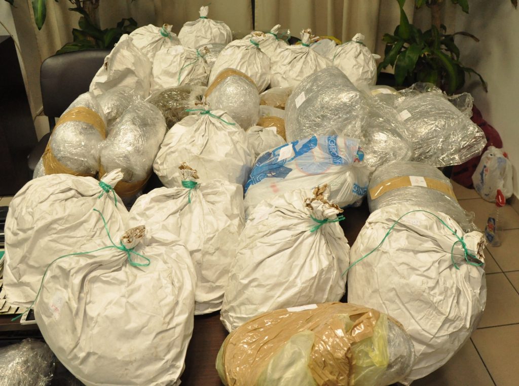 Είχε στο σπίτι μια… καραβιά ναρκωτικά