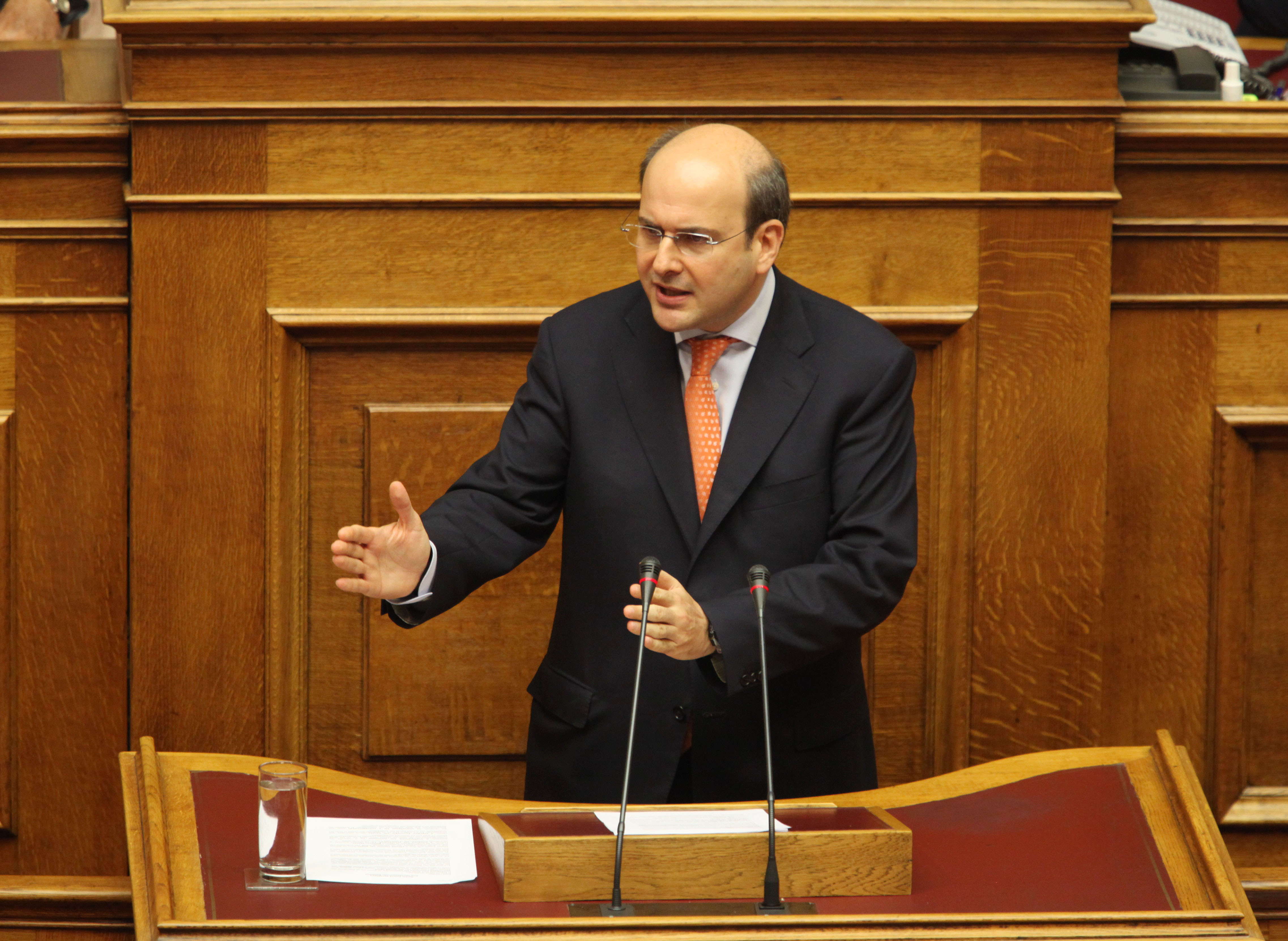 Χατζηδάκης: Κονδύλια 1,44 δισ. ευρώ στις μικρομεσαίες επιχειρήσεις