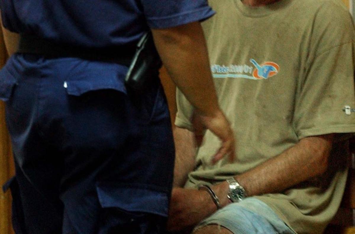 Πάσχα στο κελί για τέσσερις