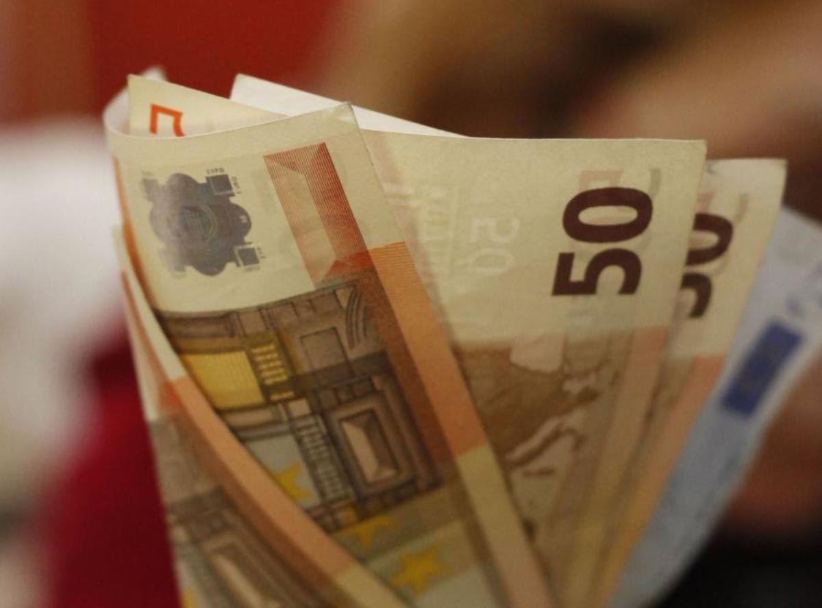 Παράθυρο για μείωση Φ.Π.Α. και φόρων στις επιχειρήσεις