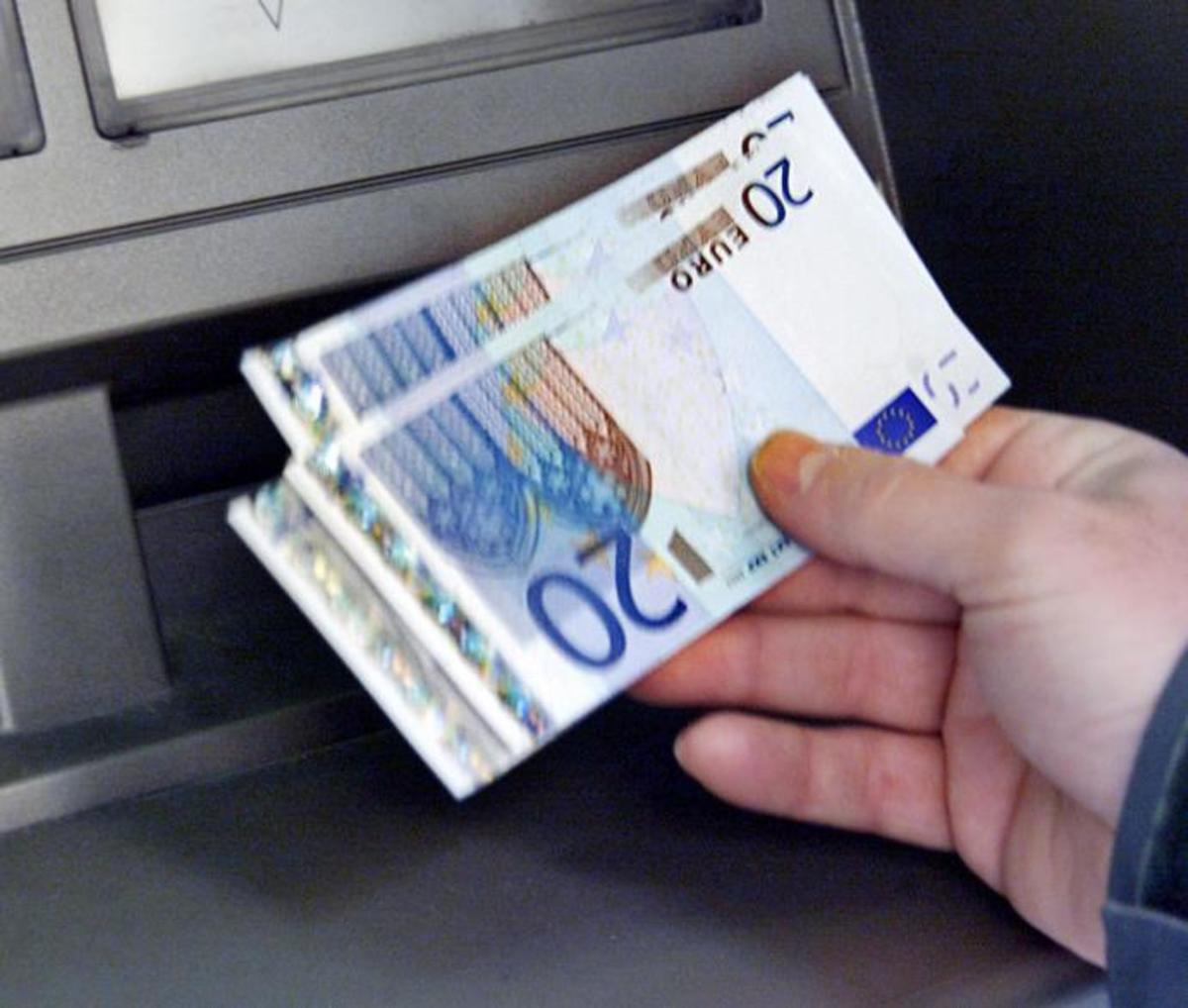 Δώρο και σύνταξη σήμερα για τους ασφαλισμένους του ΟΓΑ