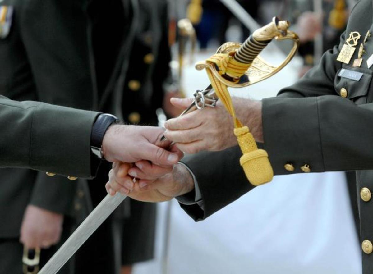 Υποχρεώνουν στρατιωτικούς “ελαφράς υπηρεσίας” σε 24ωρες υπηρεσίες ! Νέα ήθη