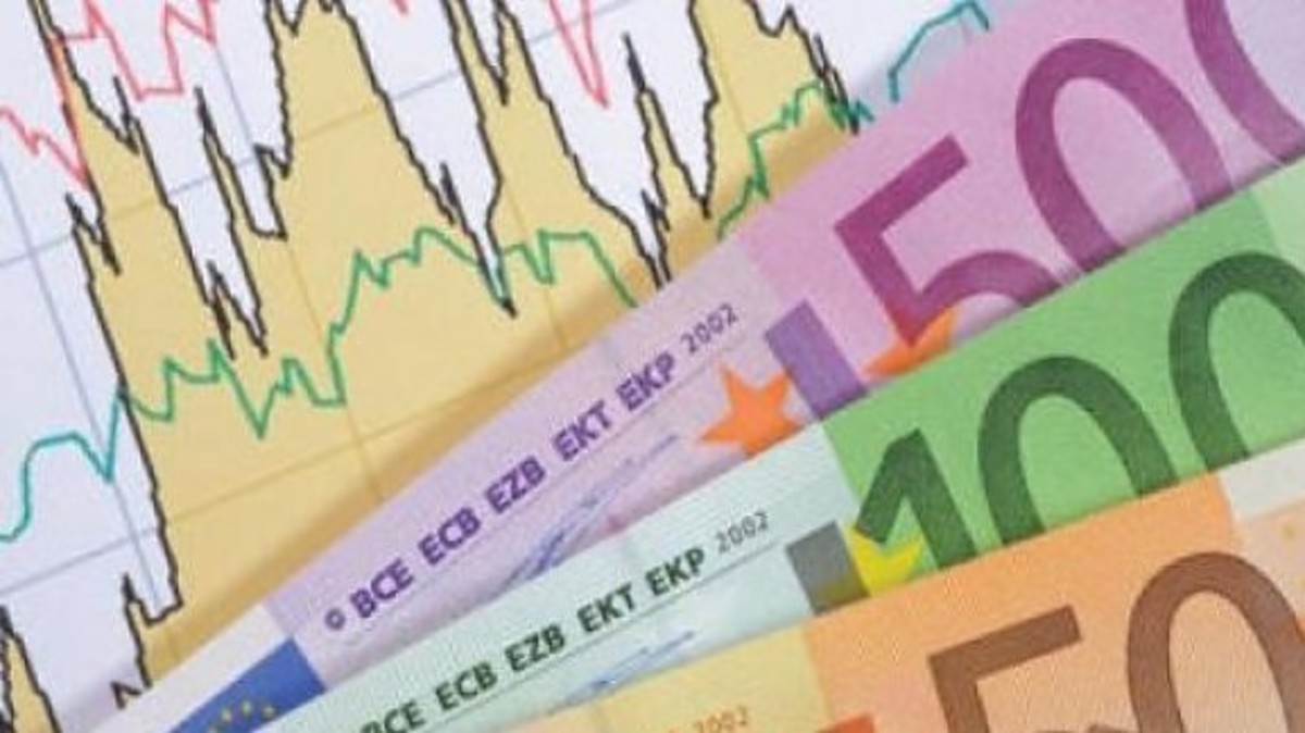 Το πρόγραμμα διάσωσης εκτόξευσε το δημόσιο χρέος στο 111.7% το 2013