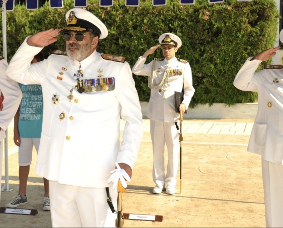 Συνάντηση του Α/ΓΕΝ με τον ιδιοκτήτη των Ναυπηγείων Σκαραμαγκά στο Παρίσι