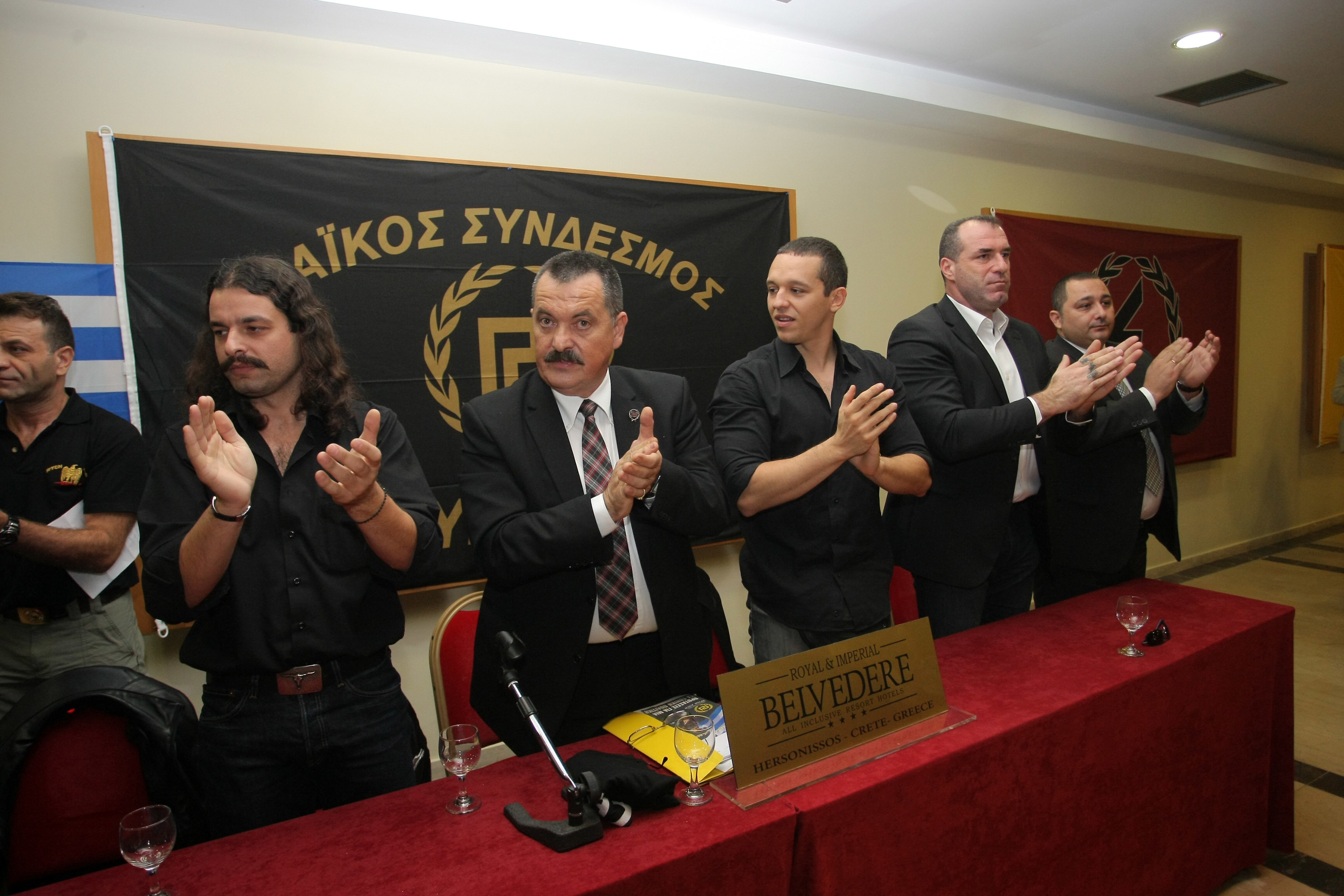 Μήνυση της Χρυσής Αυγής σε βάρος Ε. Βενιζέλου και Αλιβιζάτου