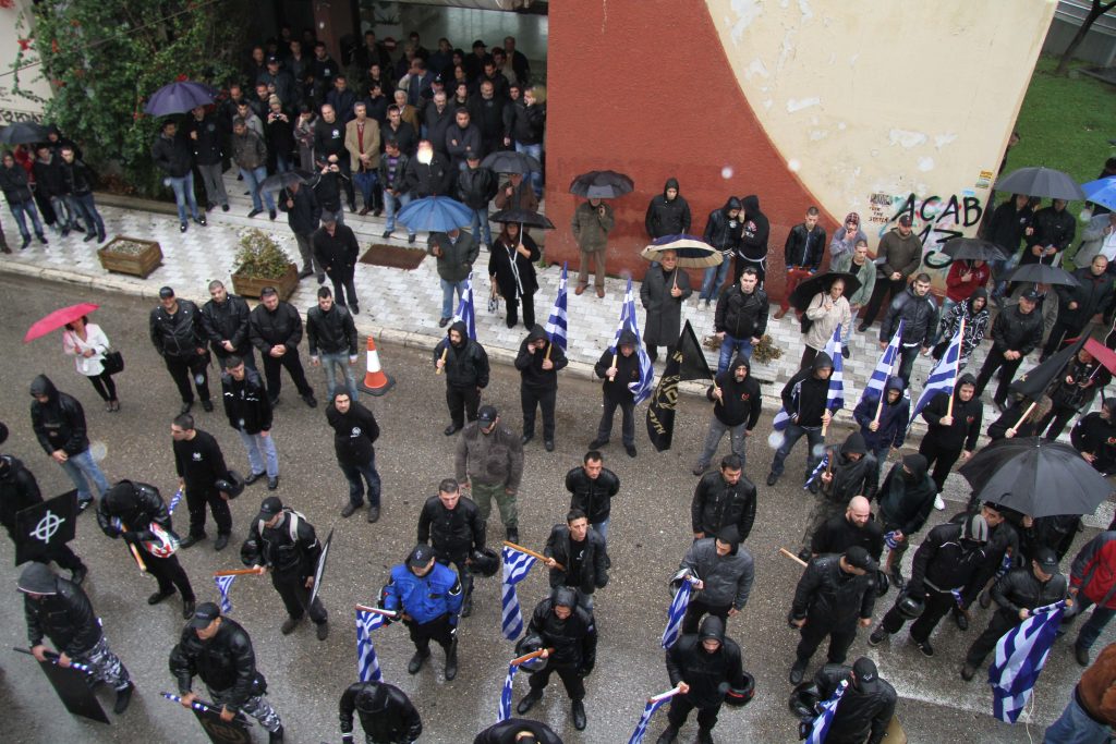 Η Χρυσή Αυγή σε κανάλι στον Καναδά – Καταγγελίες ότι απείλησαν ξένη ρεπόρτερ