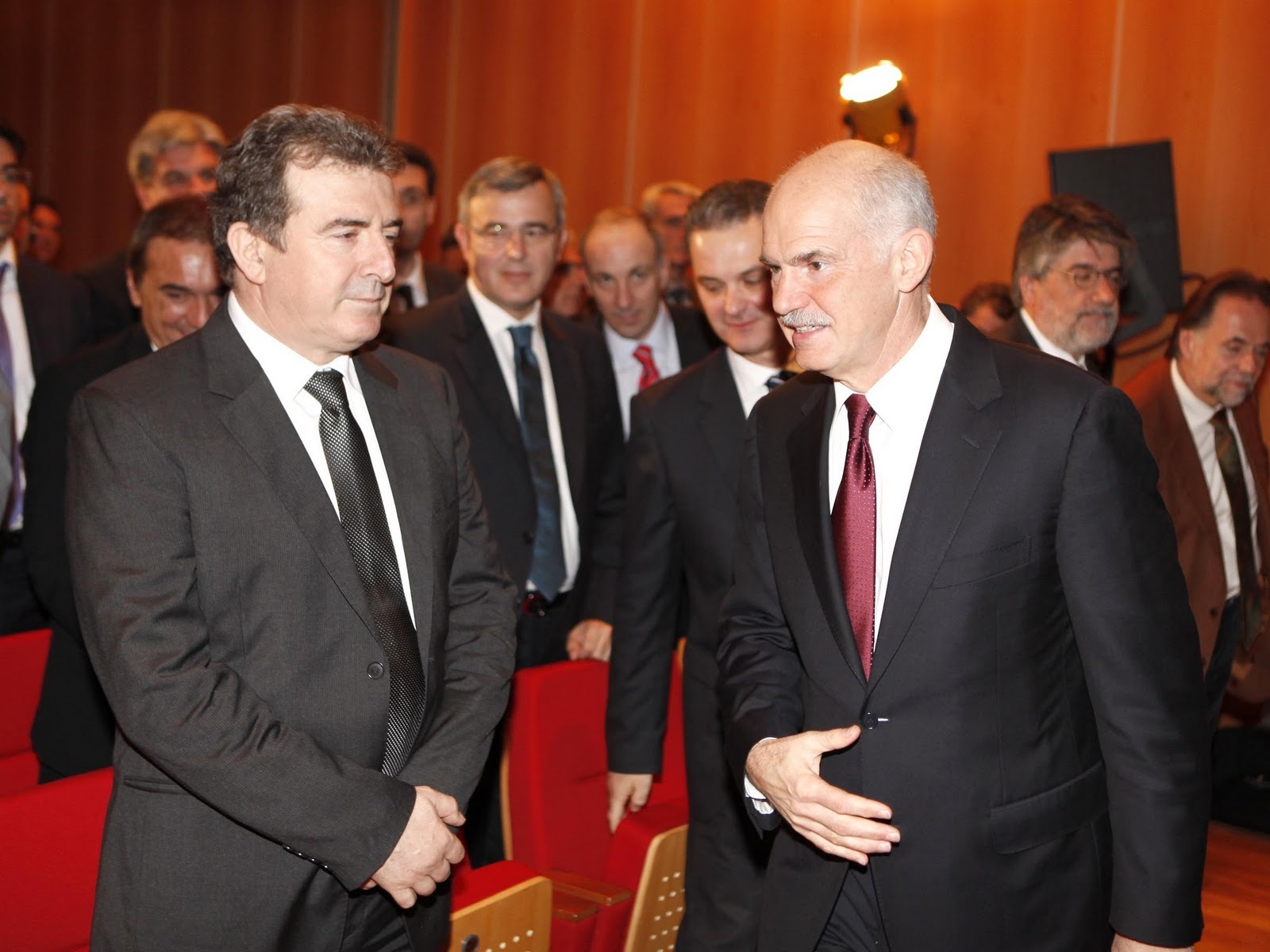 Χρυσοχοίδης : Αν απογοήτευσα τον Παπανδρέου να με άλλαζε