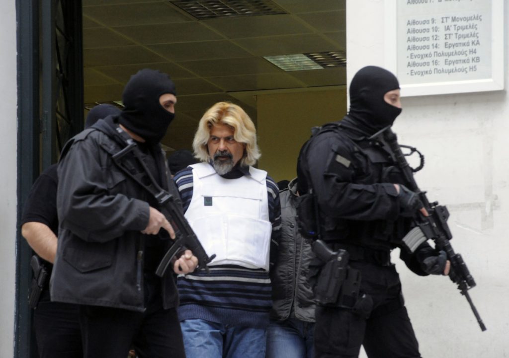 Ραγδαίες εξελίξεις – Δύο συλλήψεις για τρομοκρατία σε Γαλάτσι και Άγιο Δημήτριο – Ο ένας φέρεται να είναι συνεργάτης του Χριστόδουλου Ξηρού