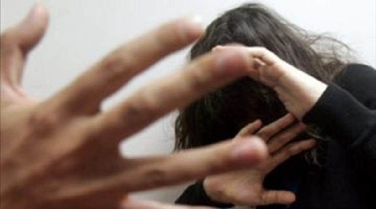 Bασάνισε μέχρι θανάτου την οικιακή της βοηθό