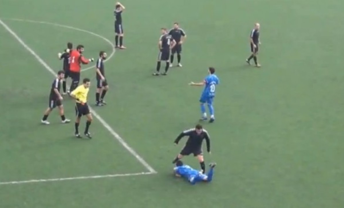 Ξύλο σε ποδοσφαιρικό αγώνα