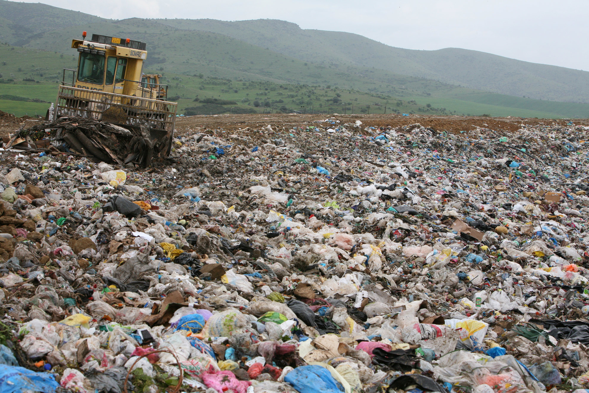 “Καμπανάκι” της Κομισιόν στην Ελλάδα για τα απόβλητα