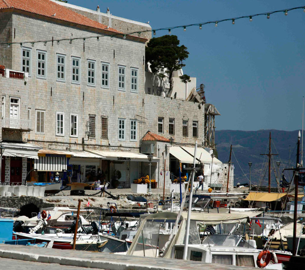 Έγκλημα στην Ύδρα: Ξέρουν τους δράστες της αποτρόπαιας δολοφονίας του εστιάτορα