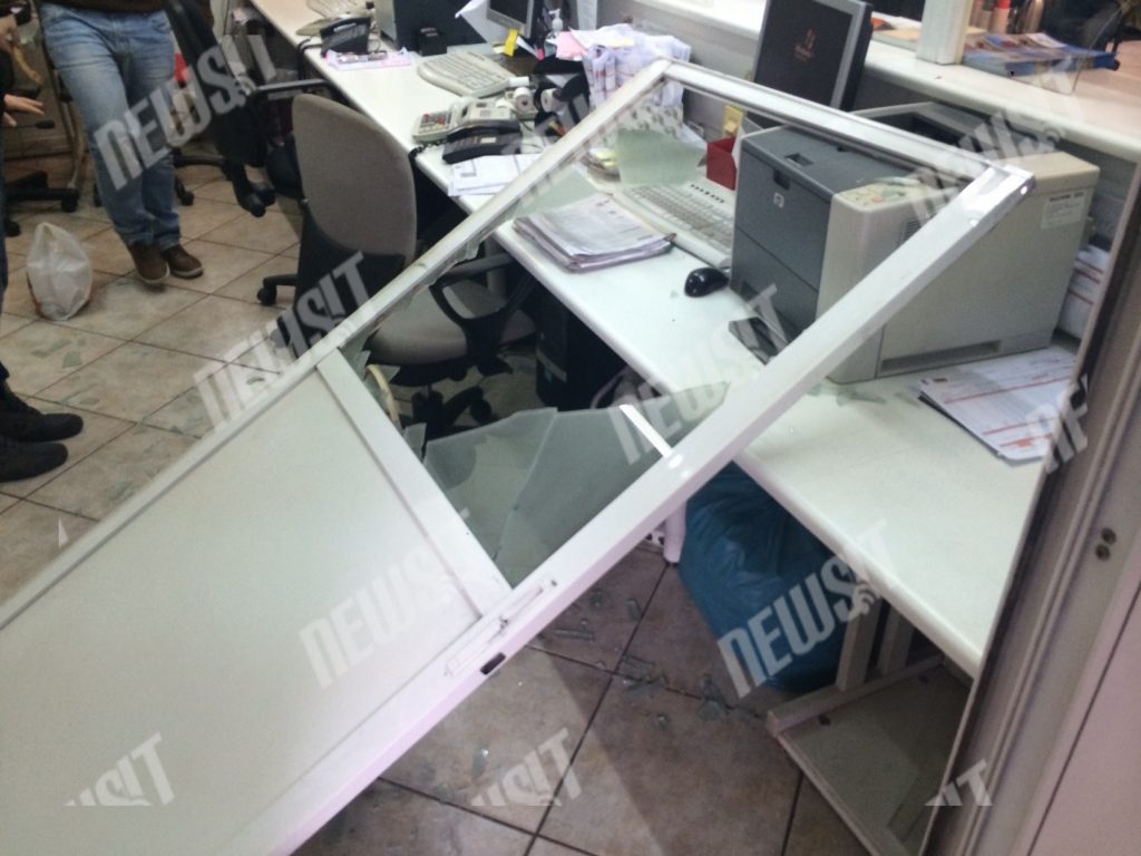 Κουκουλοφόροι με όπλα μπούκαραν στο συνεταιρισμό υδραυλικών στα Πετράλωνα – Φώναζαν “έχουμε κι εμείς παιδιά” – ΦΩΤΟ κ VIDEO