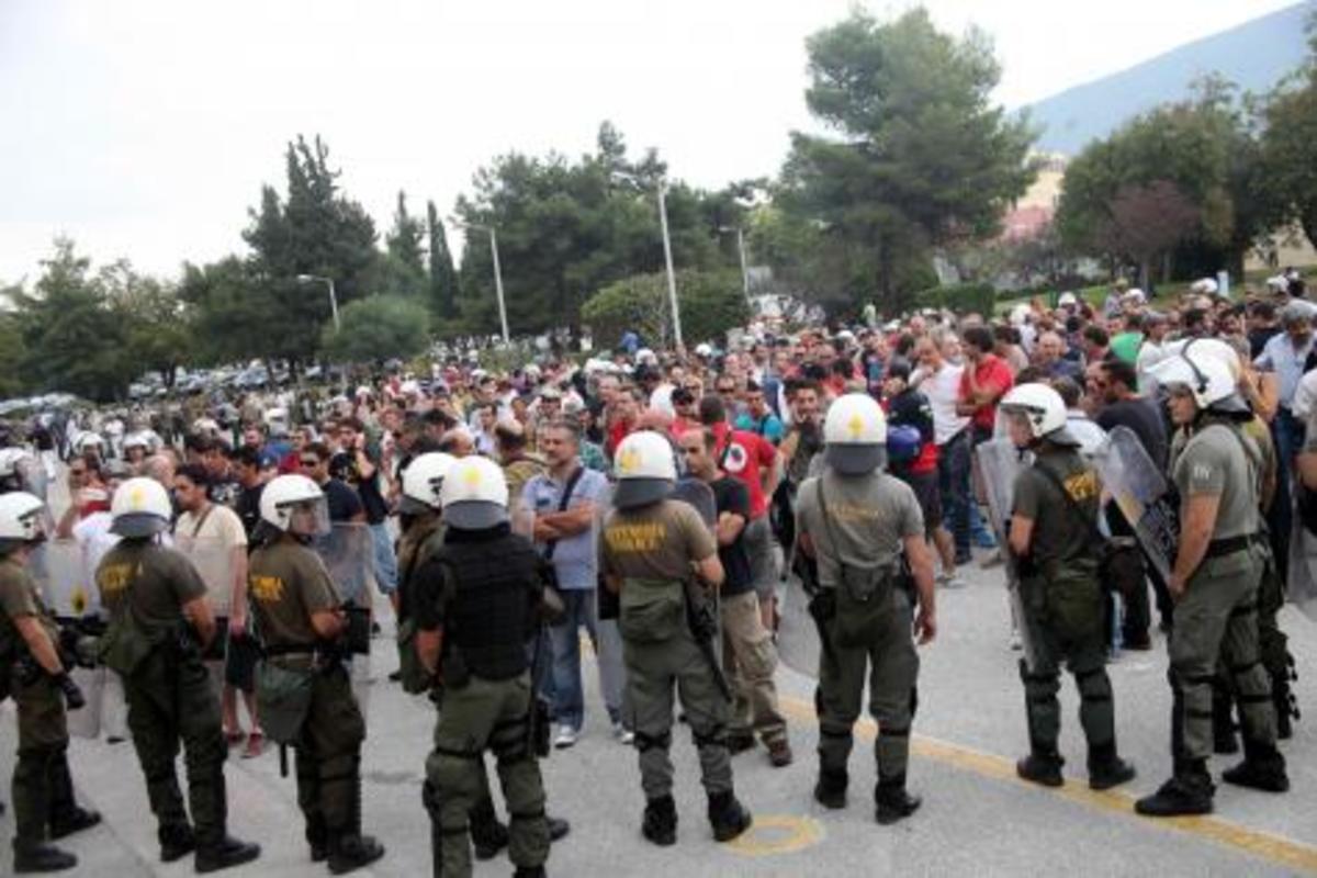 Ποιοι θέλουν να “σηκώσουν όπλα” οι στρατιωτικοί! Ζητείται ψυχραιμία κυρίως στο ΥΕΘΑ