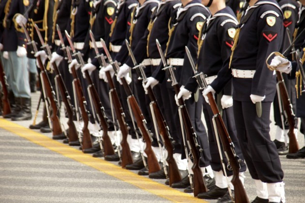 “Βολέματα εξωτερικού” στο ΥΠΕΘΑ! Δεν είναι μόνο οι τροπολογίες στην Βουλή που ενοχλούν