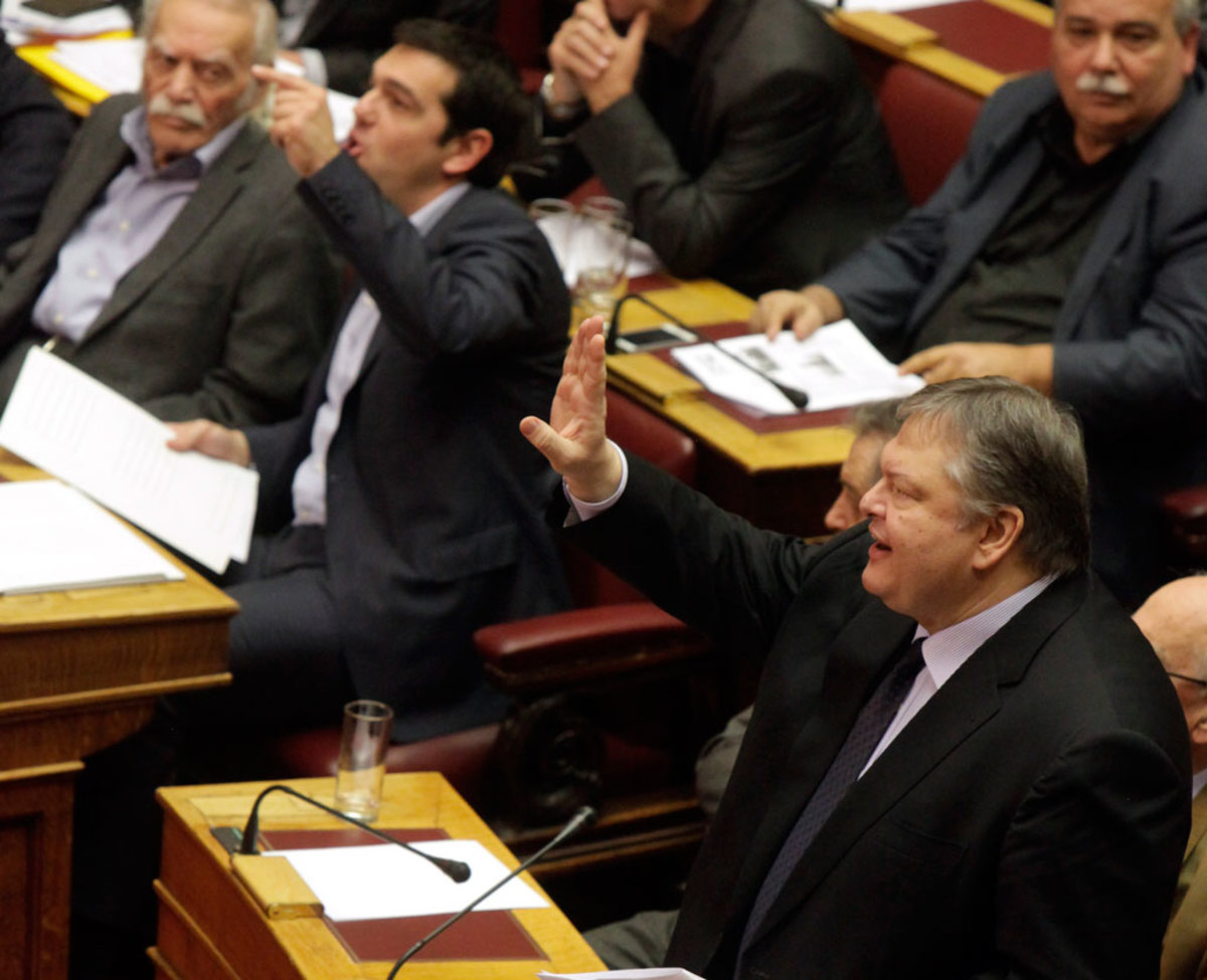 Ο Βενιζέλος ή ο Τσίπρας “κέρδισε” από τη “ναυμαχία” για τα υποβρύχια;