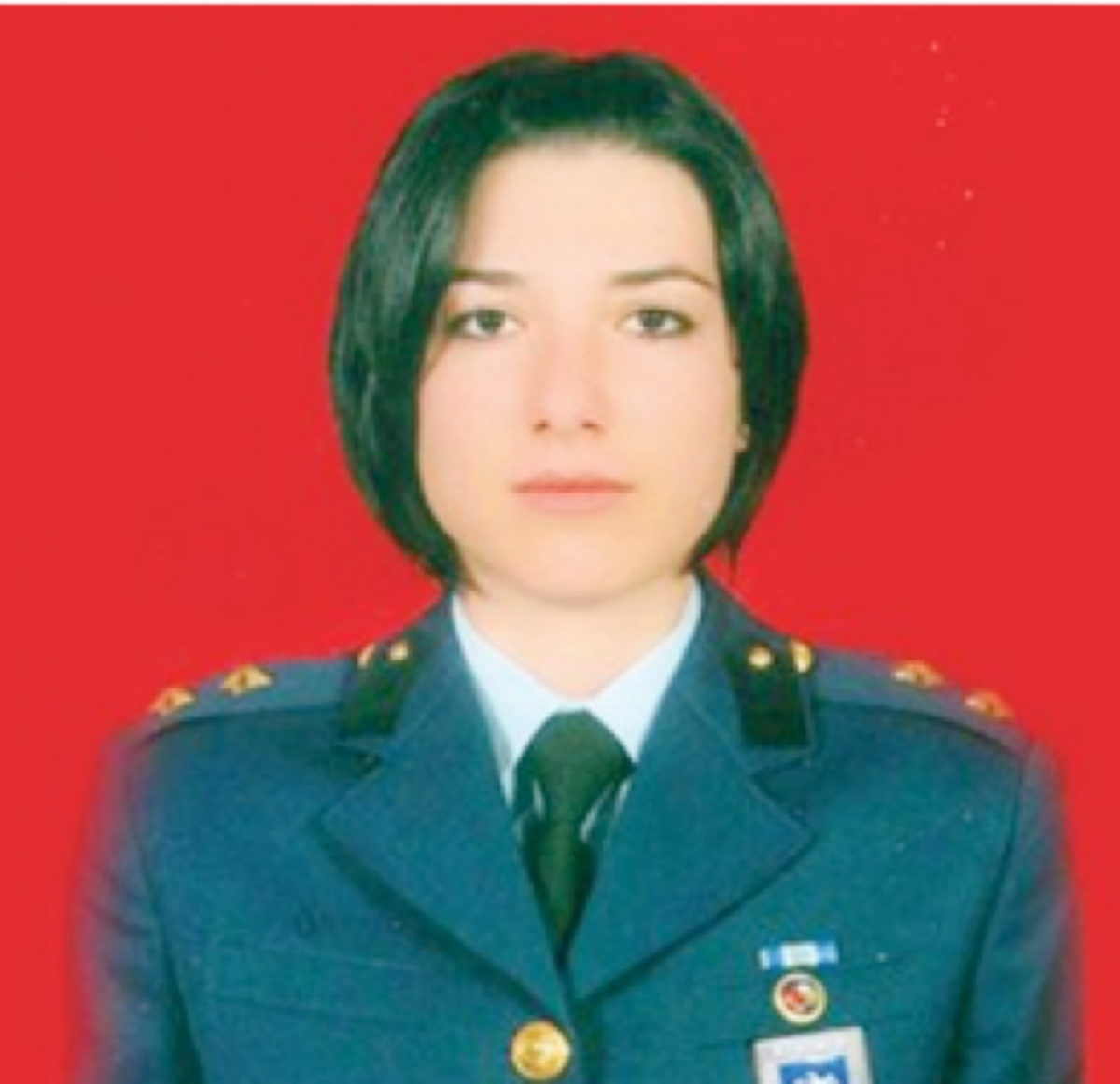 Η αυτοκτονία της όμορφης υποσμηναγού μήπως ήταν “δολοφονία”;