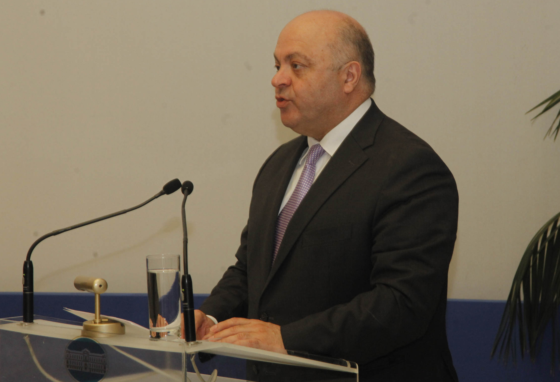 “Ανάγκη να μειωθούν τα επιτόκια χορηγήσεων προς επιχειρήσεις”, τονίζει ο πρόεδρος της ΕΕΤ
