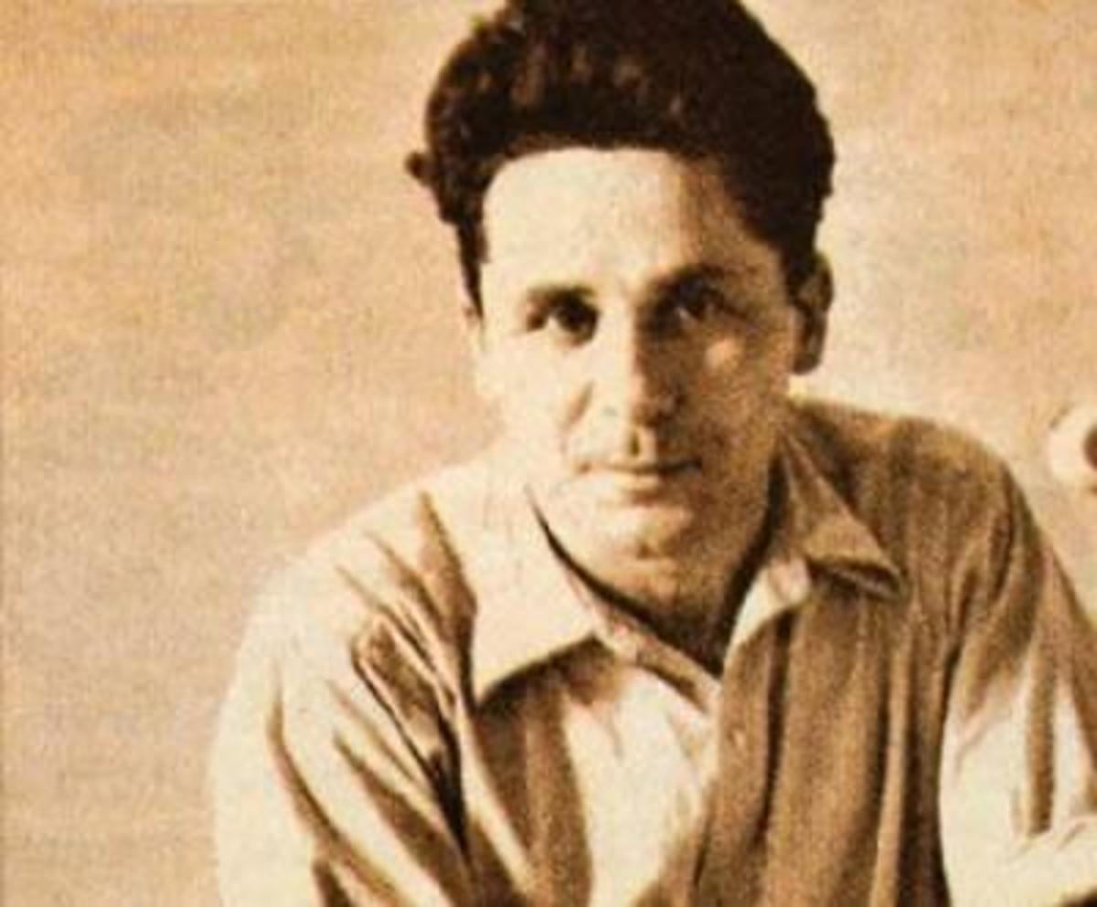 Κομμουνιστική η Χρυσή Αυγή! Κατεβαίνουν στις εκλογές με σύνθημα Νίκου Ζαχαριάδη!