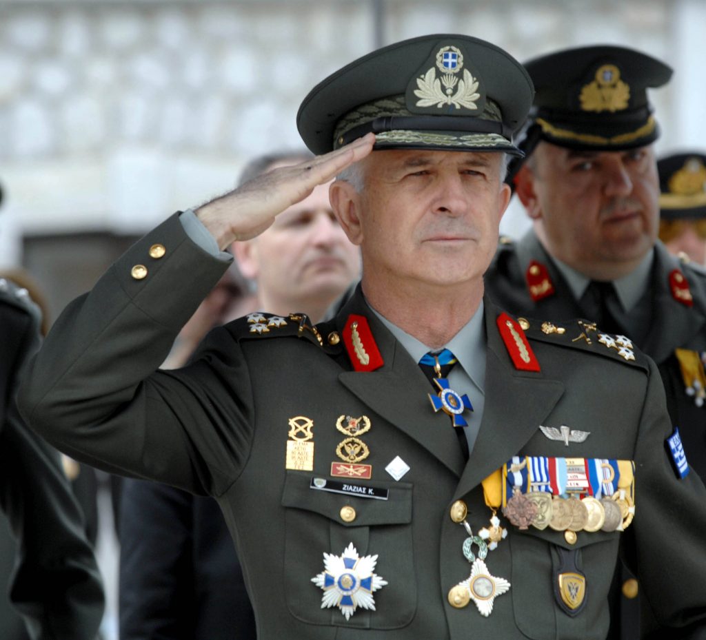 Κρίση στις ΕΔ – Παρέμβαση εισαγγελέα ζητά αντιστράτηγος ε.α για τις πιέσεις και τη παραίτηση Ζιαζιά