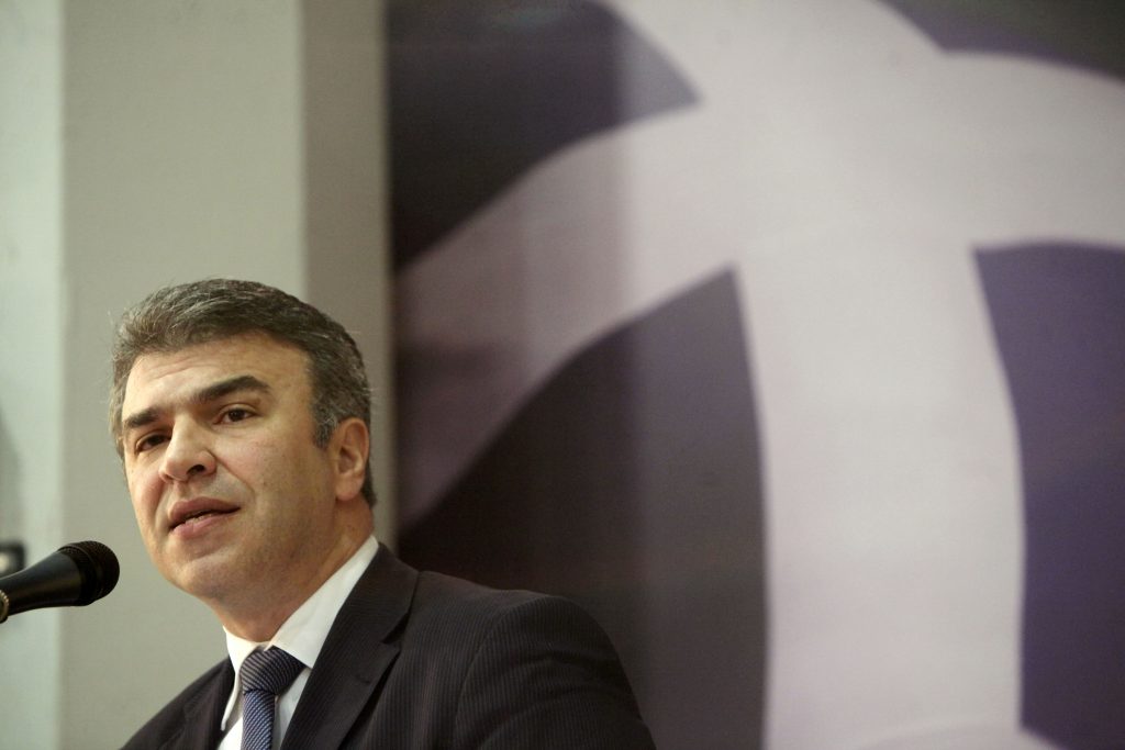 Φραστική επίθεση στον Κάρολο Παπούλια από τον Χρήστο Ζώη