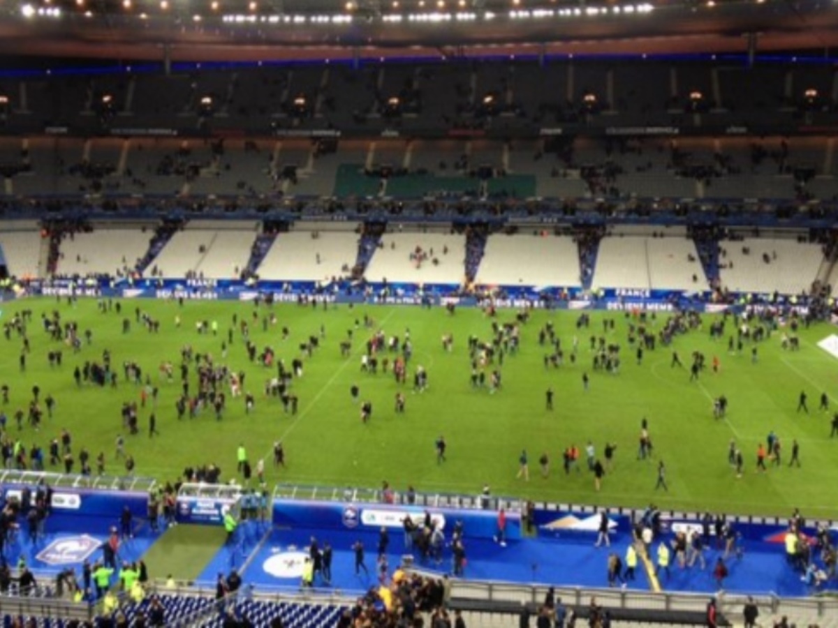 Παρίσι – Μακελειό: Η στιγμή της έκρηξης στο Stade de France (VIDEO)