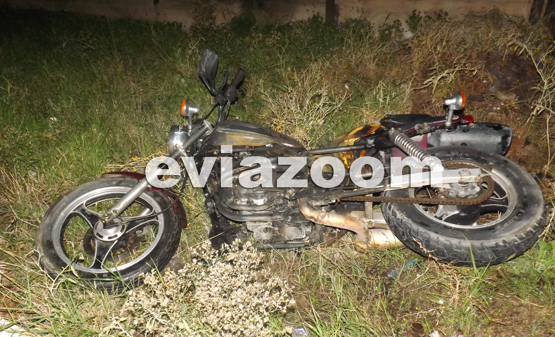 Χαλκίδα: Μηχανή τυλίχθηκε στις φλόγες εν κινήσει (ΦΩΤΟ)