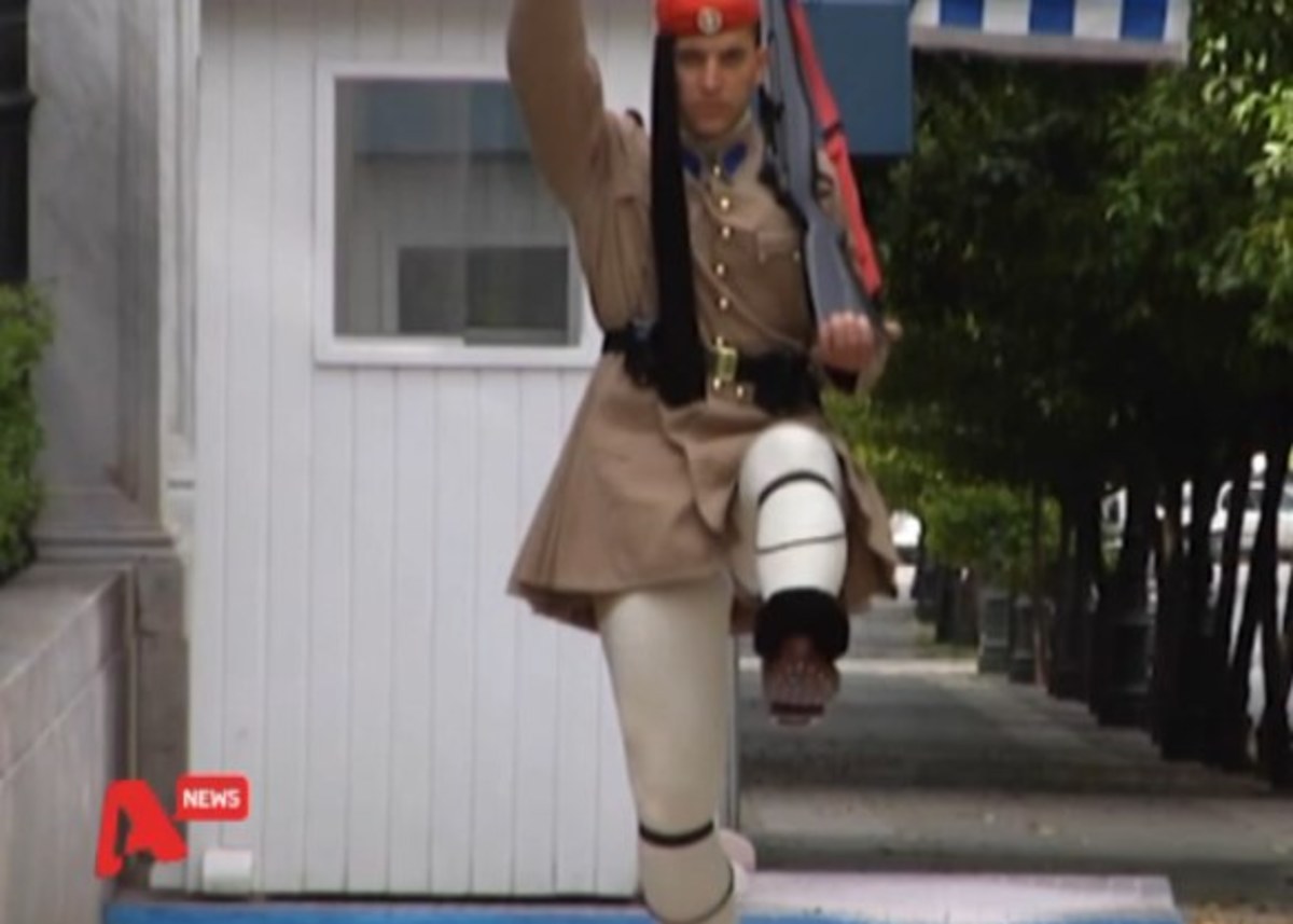 Συνέντευξη Εύζωνα που δάκρυσε