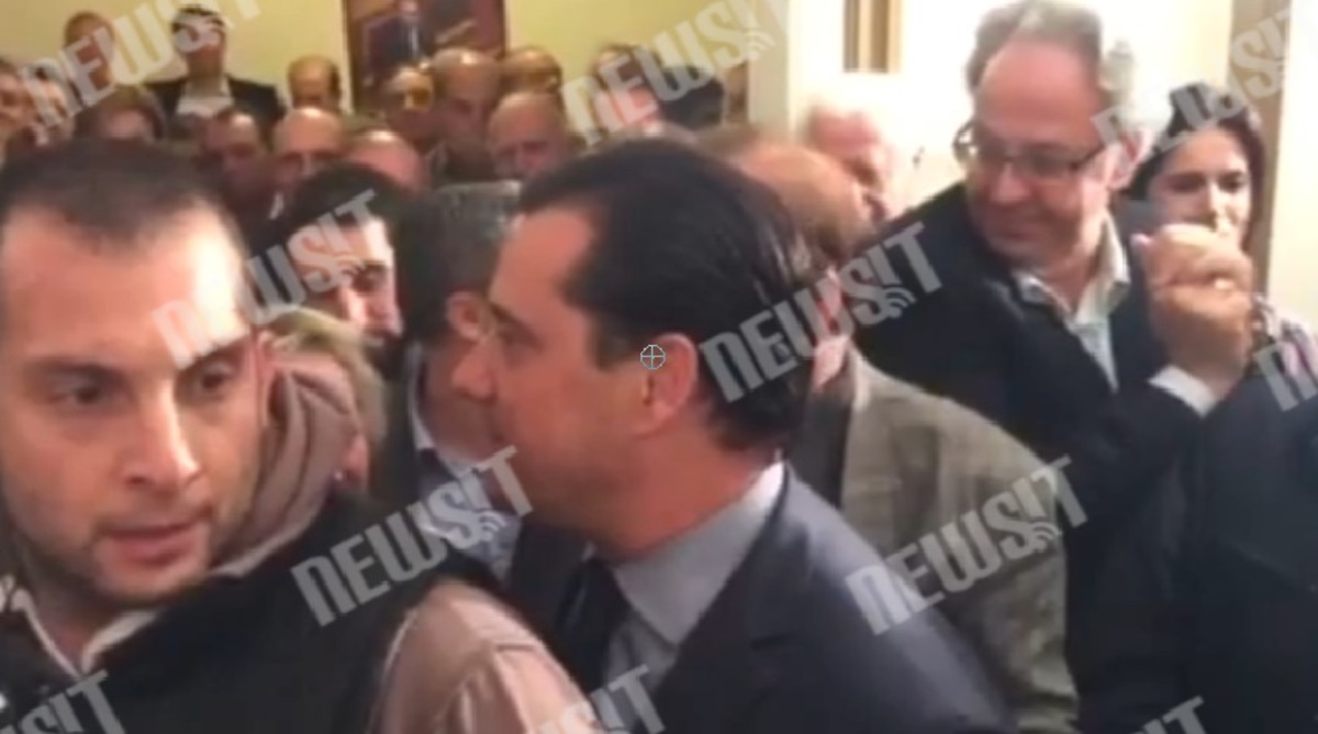 Γεωργιάδης ψάχνει την Μανωλίδου